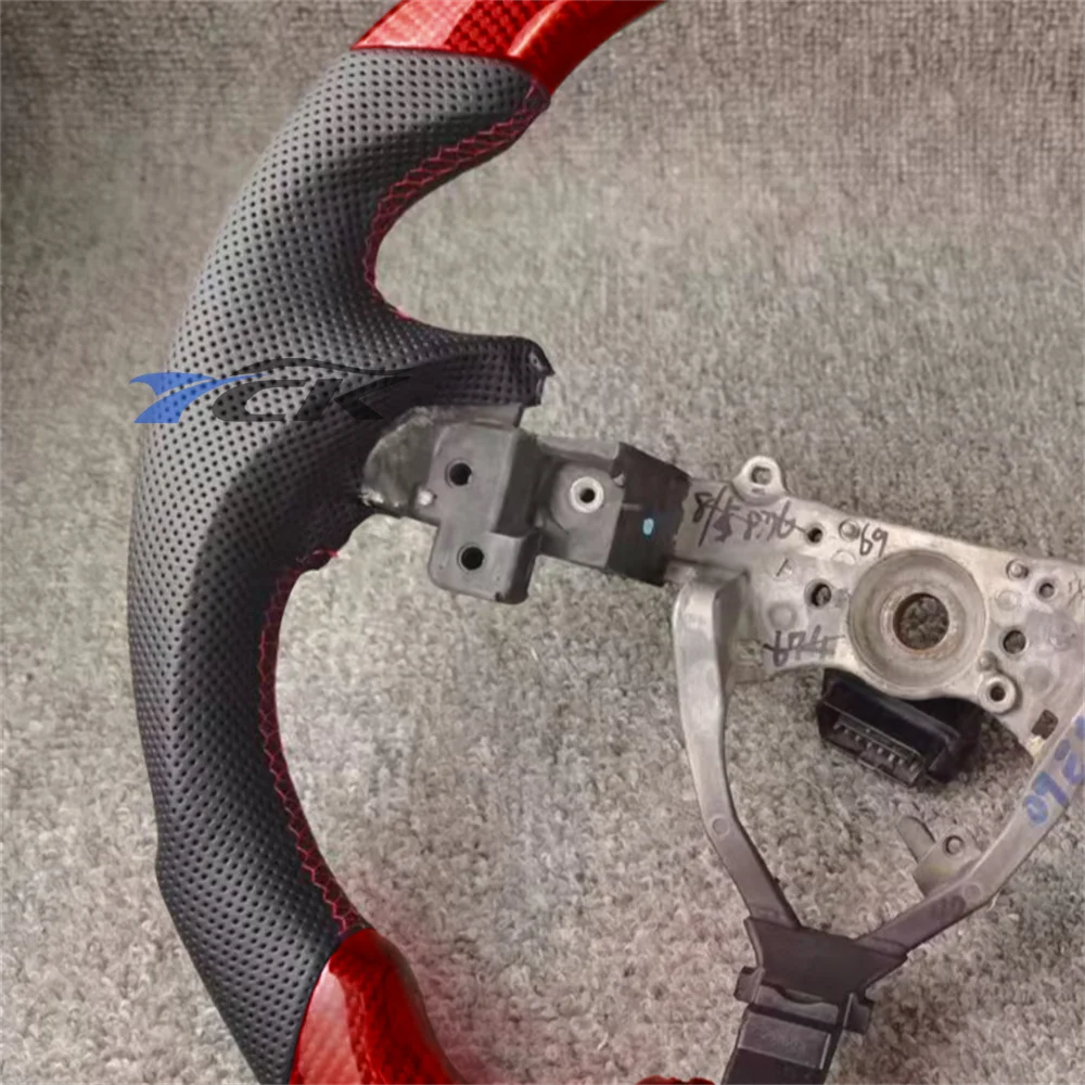 For 2008 Lexus GS Steering Wheel Red Carbon Fiber Black Perforated Leather Customized Red Stitch for Enhanced Driving Experience 
For 2008 Lexus GS Steering Wheel Red Carbon Fiber Black Perforated Leather Customized Red Stitch for Enhanced Driving Experience