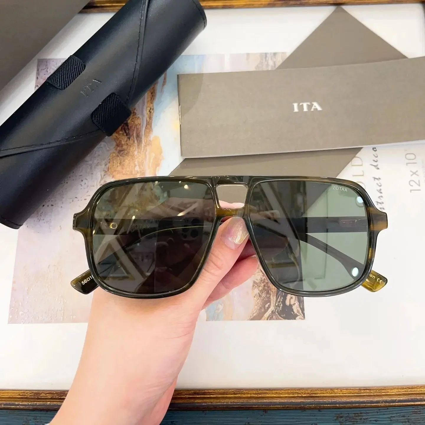 Original LIANGCHENDITA ZOTAX DTX718 Popular Leisure Vintage Men Sunglasses Top Quality Acetate Frame Square Women Couple Eyewear
Original LIANGCHENDITA ZOTAX DTX718 Popular Leisure Vintage Men Sunglasses Top Quality Acetate Frame Square Women Couple Eyewear