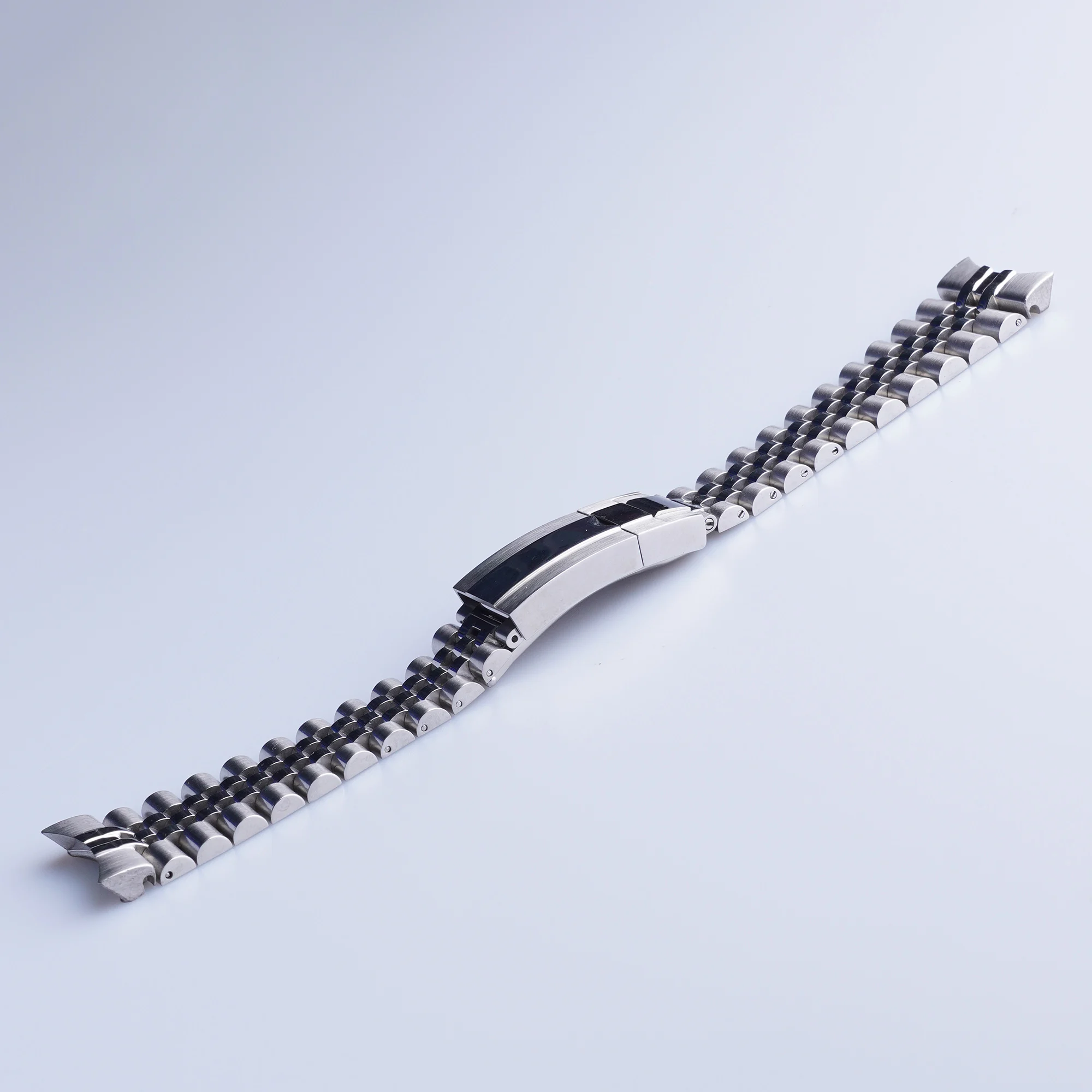 Ремешок для часов SEIKO SRPK97 99, 22 мм, браслет «Джубиле», из цельной нержавеющей стали, с изогнутыми концами и винтовыми звеньями, застежка «Ойстер»
Ремешок для часов SEIKO SRPK97 99, 22 мм, браслет «Джубиле», из цельной нержавеющей стали, с изогнутыми концами и винтовыми звеньями, застежка «Ойстер»