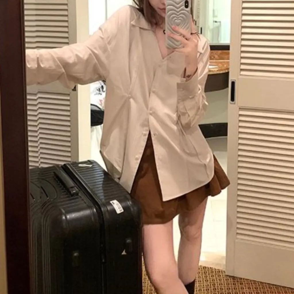 Женская солнцезащитная рубашка с темным узором и застежкой на талии, модный топ на весну и осень 20л.
Женская солнцезащитная рубашка с темным узором и застежкой на талии, модный топ на весну и осень 20л.