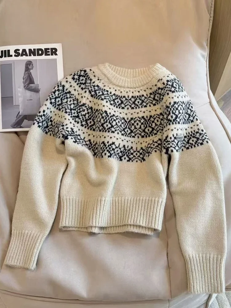Retro Korean Knitted Sweater Women's Thickened Warm Base Shirt Top Fashionable Youthful Spring New Arrival Ladies Knitwear
Retro Korean Knitted Sweater Women's Thickened Warm Base Shirt Top Fashionable Youthful Spring New Arrival Ladies Knitwear