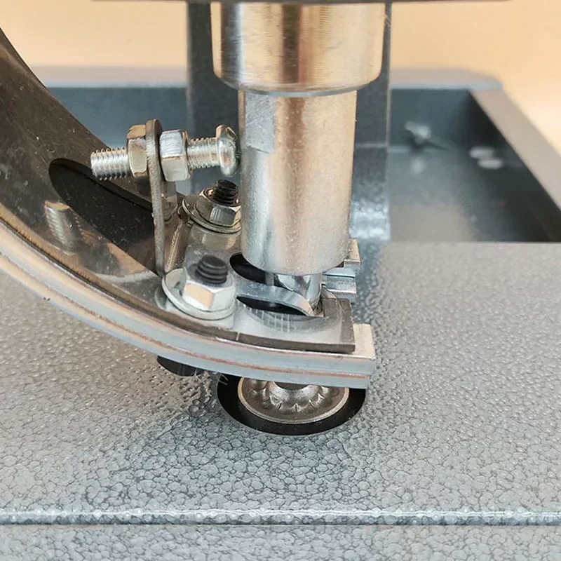 Cross border goods Semi-automatic Buttonhole Machine Manganese Steel Ringless Button Button Machine Inkjet Cloth Banner
Cross border goods Semi-automatic Buttonhole Machine Manganese Steel Ringless Button Button Machine Inkjet Cloth Banner