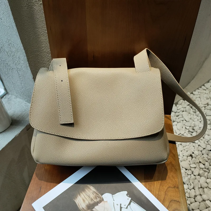 Cowhide Messenger Bag Women's Casual Crossbody Bag Solid Color Large Capacity Shoulder Bag Genuine Leather Handbag
Cowhide Messenger Bag Women's Casual Crossbody Bag Solid Color Large Capacity Shoulder Bag Genuine Leather Handbag