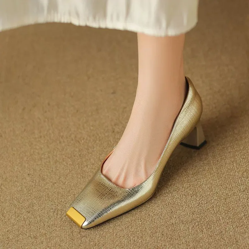 Silver high heels 2024 spring and summer shallow mouth single boots square head thick heel niche design temperament single shoes
Silver high heels 2024 spring and summer shallow mouth single boots square head thick heel niche design temperament single shoes