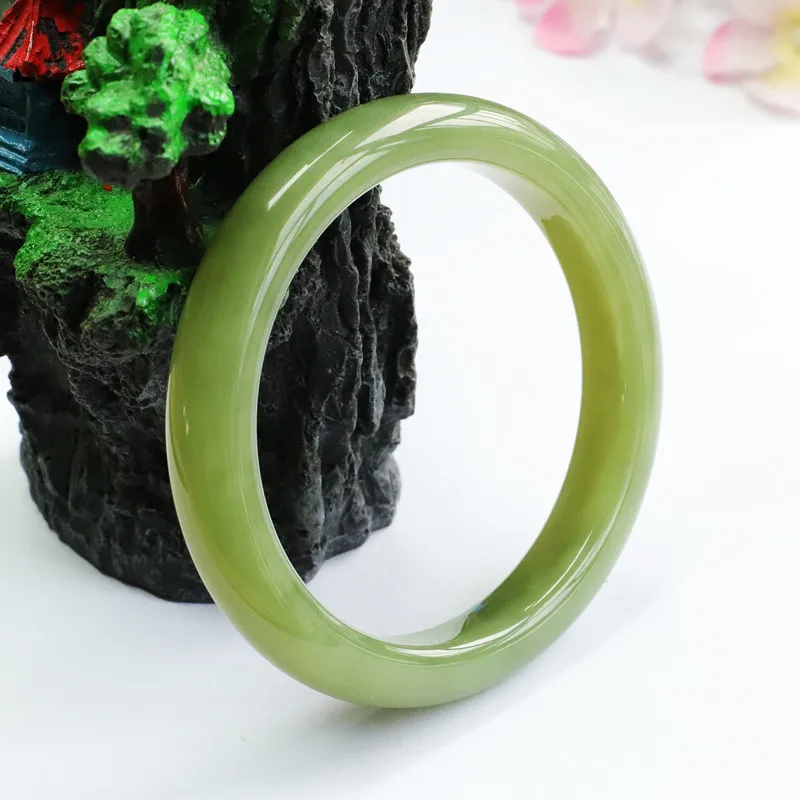 Natural Hetian Bracelet Yellow Mouth Material Bangle Jade Jewelry Fashionable Versatile
Natural Hetian Bracelet Yellow Mouth Material Bangle Jade Jewelry Fashionable Versatile