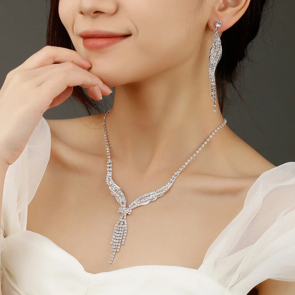 Sweet Wings Tassel Necklace Earrings Set - Fashionably High-End Waterdrop Tassel Collar Chain Jewelry Set
Sweet Wings Tassel Necklace Earrings Set - Fashionably High-End Waterdrop Tassel Collar Chain Jewelry Set
