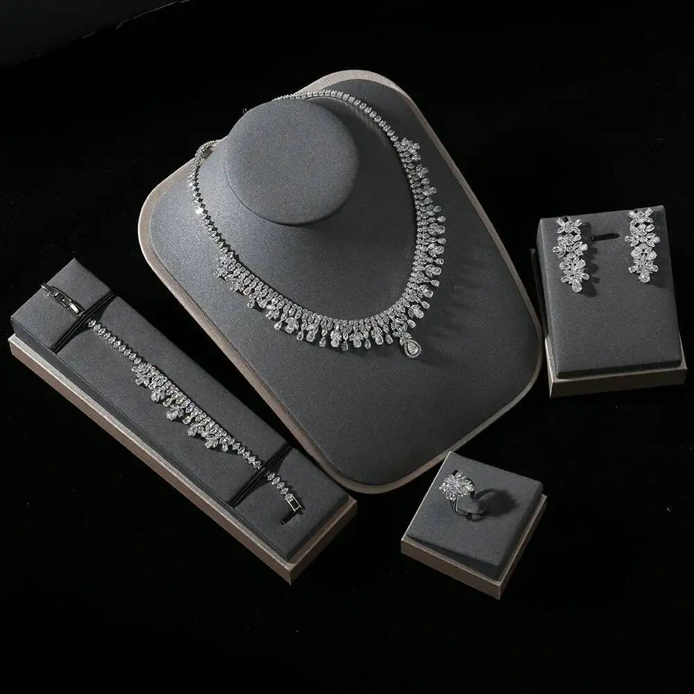 4 шт., свадебный женский циркон, индийский Дубай, ожерелье, серьги, браслет, комплект для свадьбы, невесты, вечеринки, выпускного вечера, ювелирные изделия
4 шт., свадебный женский циркон, индийский Дубай, ожерелье, серьги, браслет, комплект для свадьбы, невесты, вечеринки, выпускного вечера, ювелирные изделия
