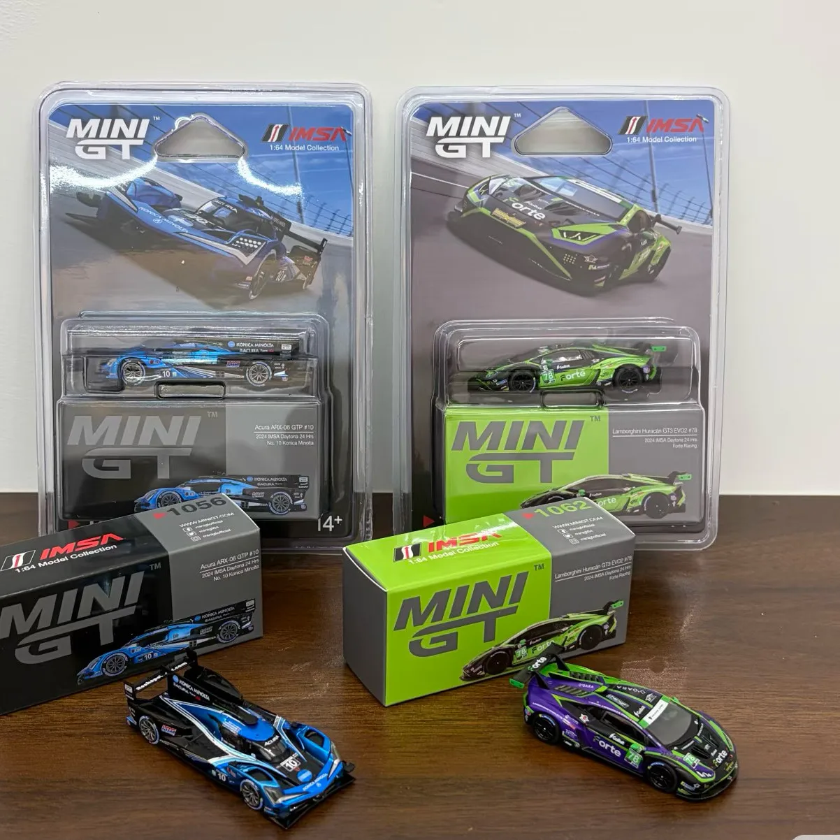 MINIGT 1/64 Scale #1062 Lamborghini Huracán GT3 EVO2 #78 Forte Racing Rexy Roxy Car Alloy Model Miniature Diecast Collection Toy
MINIGT 1/64 Scale #1062 Lamborghini Huracán GT3 EVO2 #78 Forte Racing Rexy Roxy Car Alloy Model Miniature Diecast Collection Toy