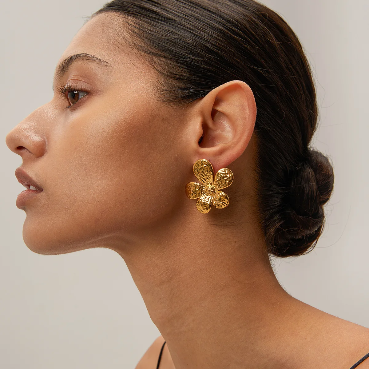 Stainless Steel PVD 18K Gold Plated Tarnish Flower Stud Earrings For Woman Jewelry Wholesale Summer Trendy
Stainless Steel PVD 18K Gold Plated Tarnish Flower Stud Earrings For Woman Jewelry Wholesale Summer Trendy