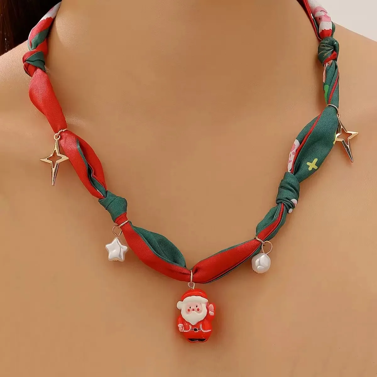 Christmas Series Necklace Fashion Scarf Design With Santa Reindeer Charms Unique Party Accessories For Festive Look
Christmas Series Necklace Fashion Scarf Design With Santa Reindeer Charms Unique Party Accessories For Festive Look