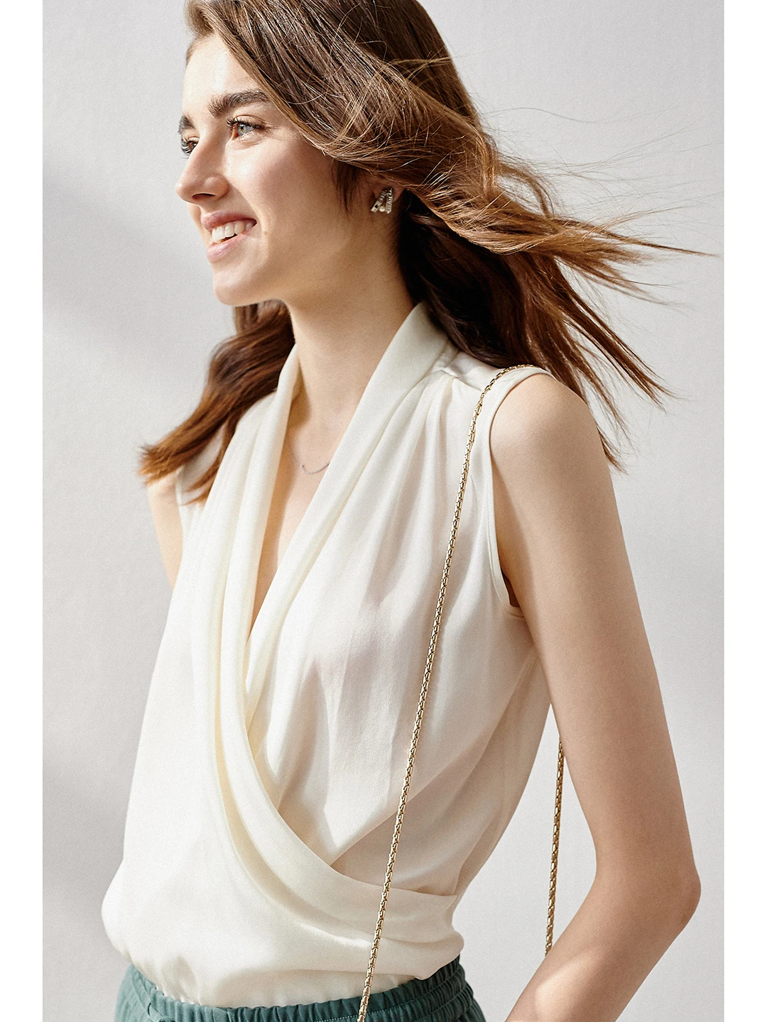 Ele V-Ne Silk Satin Slimming Svel irt iny Layered Neline Bright White Cry Skin True Silk Satin Ele
Ele V-Ne Silk Satin Slimming Svel irt iny Layered Neline Bright White Cry Skin True Silk Satin Ele