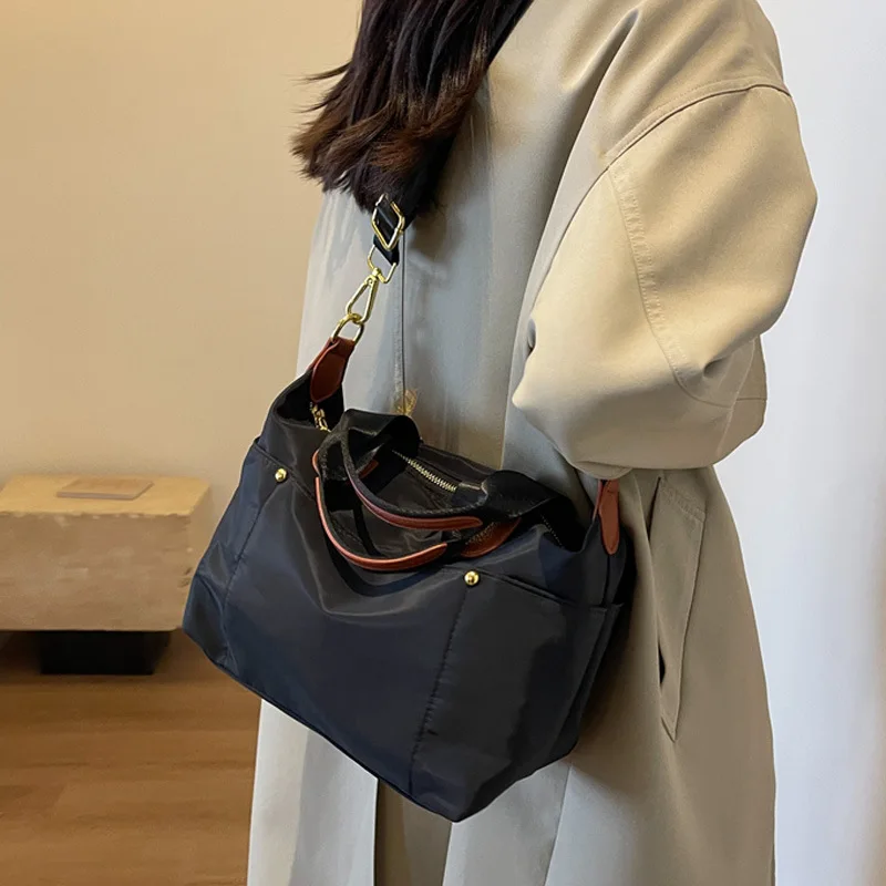 Fashion Women Crossbody Bag Casual Shoulder Handbag Large Capacity Travel Simple Tote Bag
Fashion Women Crossbody Bag Casual Shoulder Handbag Large Capacity Travel Simple Tote Bag