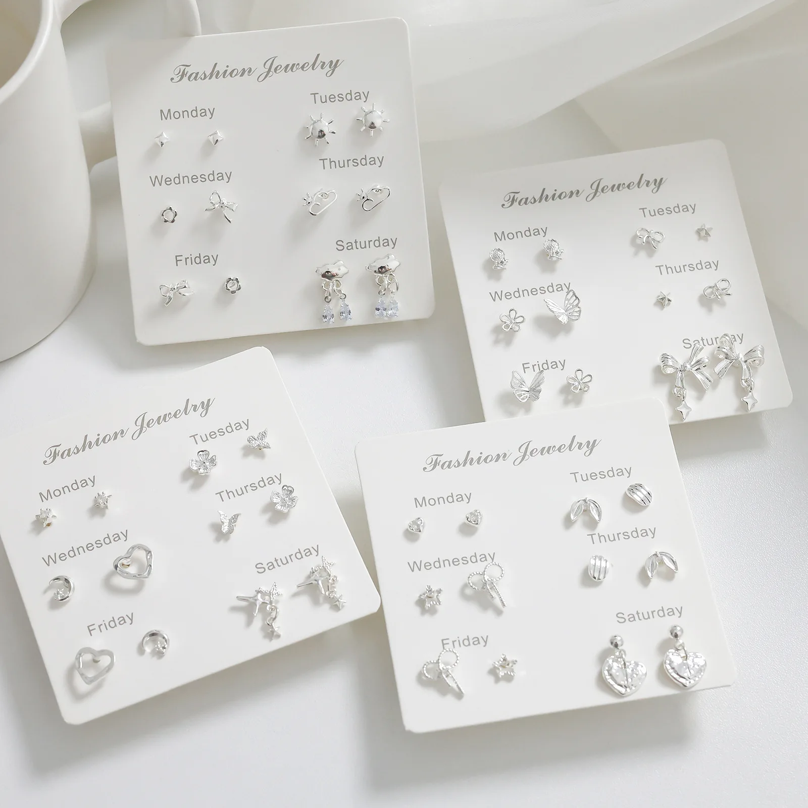 2025 Summer Earrings Fashion Geometric Clouds Flowers Heart Earrings For Women Silver Needle Creative Exquisite Simple Jewelry
2025 Summer Earrings Fashion Geometric Clouds Flowers Heart Earrings For Women Silver Needle Creative Exquisite Simple Jewelry