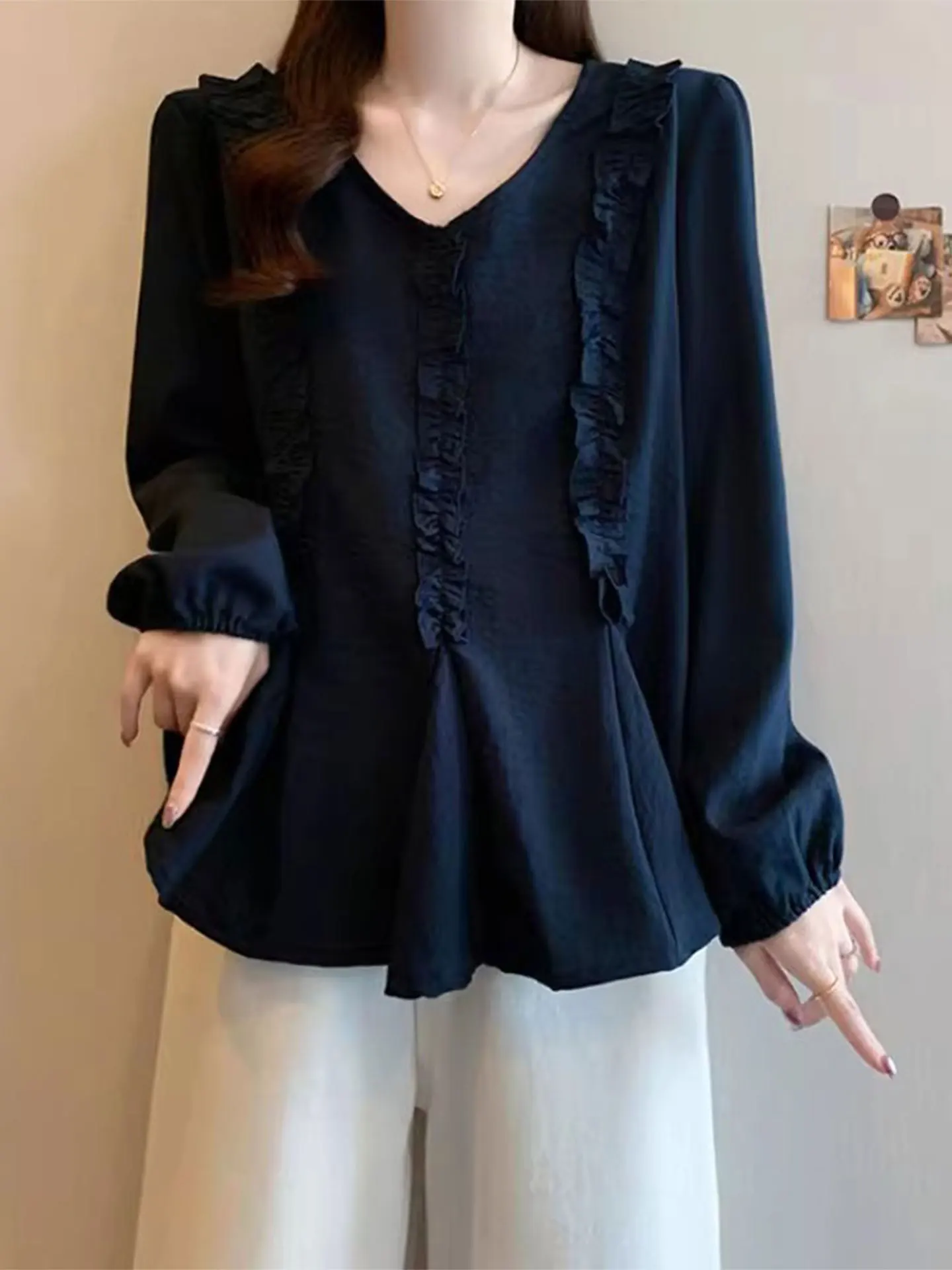 V-Ne Long Sve Base irt Women's Sle 2026 Spring plus Size Conceal Belly Design Gored Skirt Top Casual Loose Fit
V-Ne Long Sve Base irt Women's Sle 2026 Spring plus Size Conceal Belly Design Gored Skirt Top Casual Loose Fit
