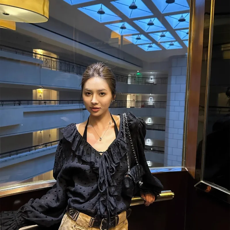 Женская черная блузка в горошек с длинными рукавами и v-образным вырезом, многослойный повседневный топ с лямкой на бретельках
Женская черная блузка в горошек с длинными рукавами и v-образным вырезом, многослойный повседневный топ с лямкой на бретельках