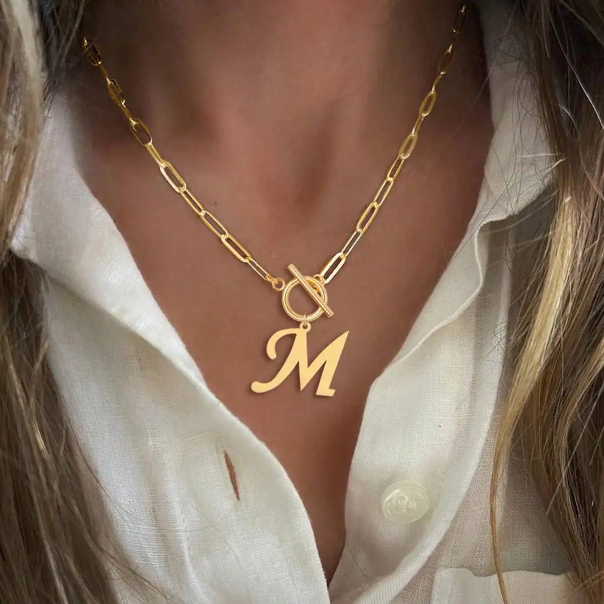 Minimalist Gold Letter M Pendant Necklace with T-Bar Paperclip Chain for Women
Minimalist Gold Letter M Pendant Necklace with T-Bar Paperclip Chain for Women
