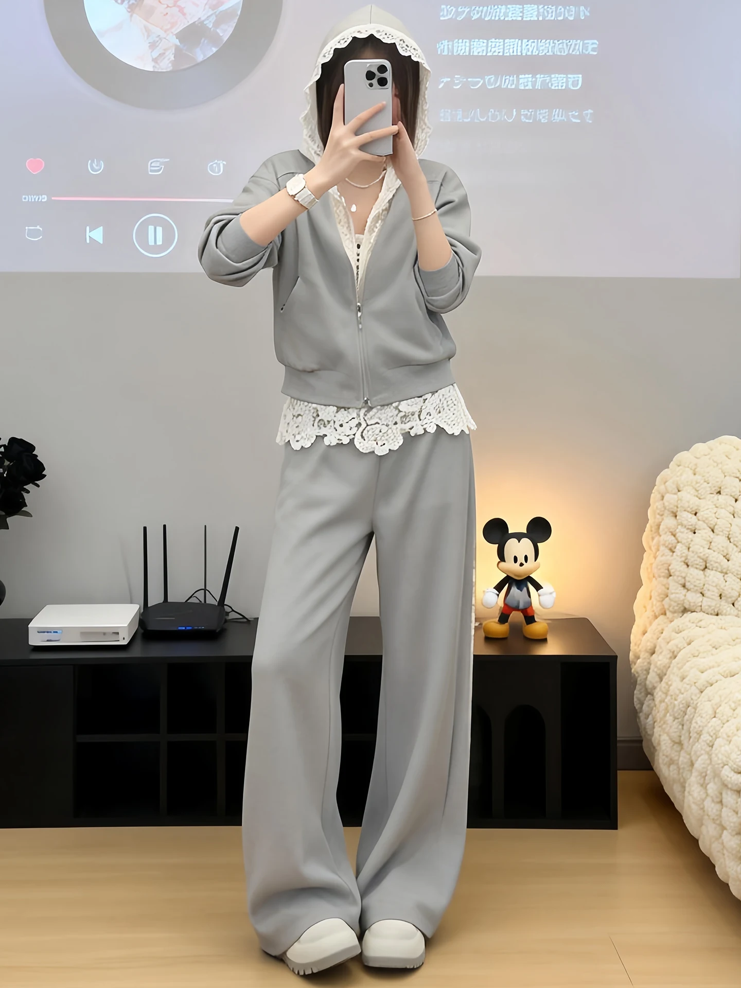 Casual Lace Splice Wide Leg Pants Two-Piece Set for Women Spring Autumn New Style Fashionable Sporty Look Zipper Closure Hoodie
Casual Lace Splice Wide Leg Pants Two-Piece Set for Women Spring Autumn New Style Fashionable Sporty Look Zipper Closure Hoodie