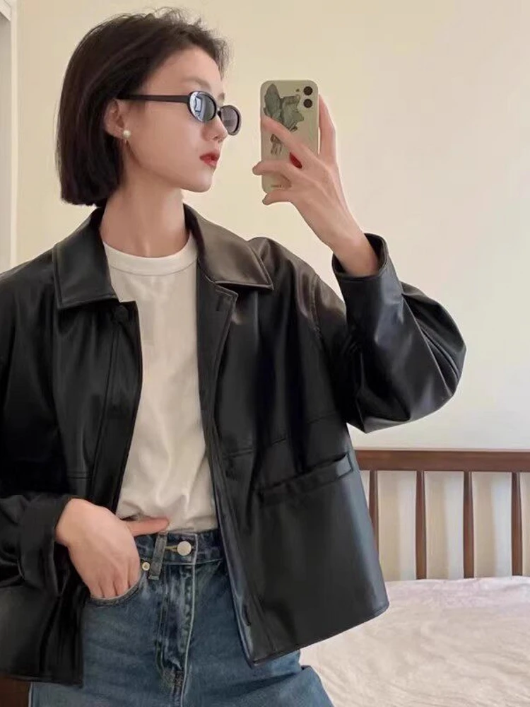 Trendy Short Thin Fleece Lined PU Leather Jacket Women's Motorcycle Style Streetwear Hong Kong Vibes American Fashion
Trendy Short Thin Fleece Lined PU Leather Jacket Women's Motorcycle Style Streetwear Hong Kong Vibes American Fashion
