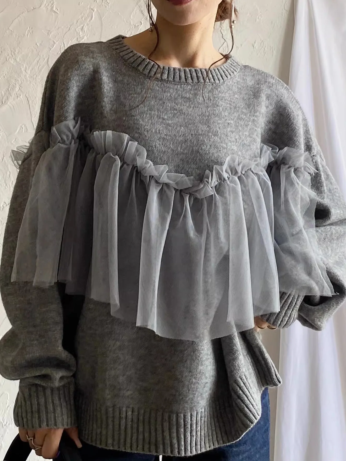 Clothland Women Elegant Ruffled Knitting Sweater O Neck Long Sleeve Loose Pullover Knitwear Female Cute Tops Mujer HA648
Clothland Women Elegant Ruffled Knitting Sweater O Neck Long Sleeve Loose Pullover Knitwear Female Cute Tops Mujer HA648