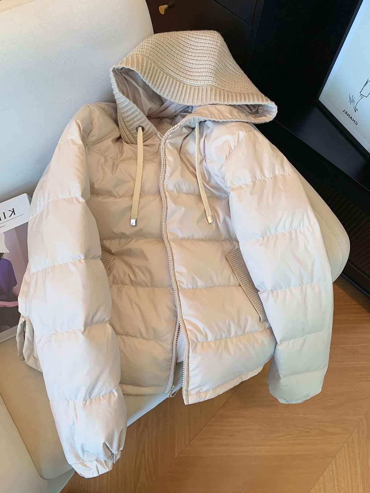 Korean Design Heavy Knit Cotton Jaet Loose Fit Hooded Women's Faionable Autumn Winter Coat Slimming Trendy Zipper Closure
Korean Design Heavy Knit Cotton Jaet Loose Fit Hooded Women's Faionable Autumn Winter Coat Slimming Trendy Zipper Closure