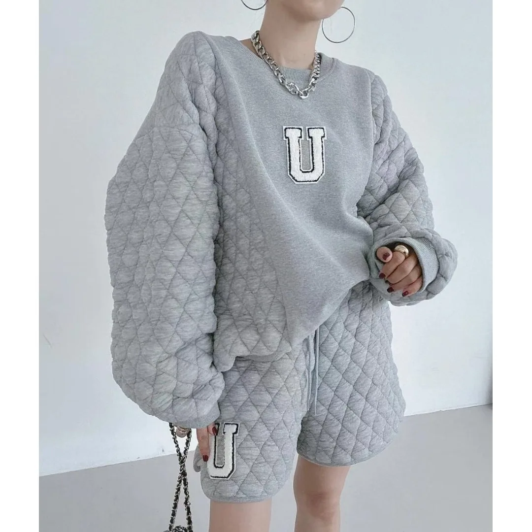 Chic Autumn Winter Patchwork Letter Long Sve Diamond id Sweatirt High Waist Belted ort Pants Two Piece Set Women's F...
Chic Autumn Winter Patchwork Letter Long Sve Diamond id Sweatirt High Waist Belted ort Pants Two Piece Set Women's F...