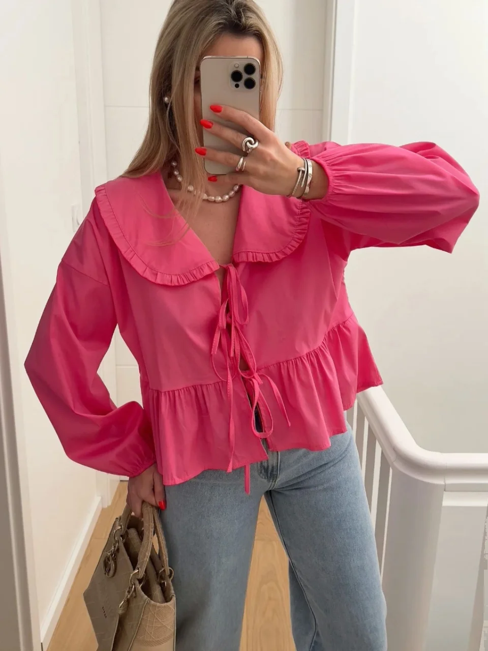 Street Sle Doll Collar Long Sve Cardigan Polyester Fabric Bubble Sve Regular Length Pure Color Flip Collar irt
Street Sle Doll Collar Long Sve Cardigan Polyester Fabric Bubble Sve Regular Length Pure Color Flip Collar irt