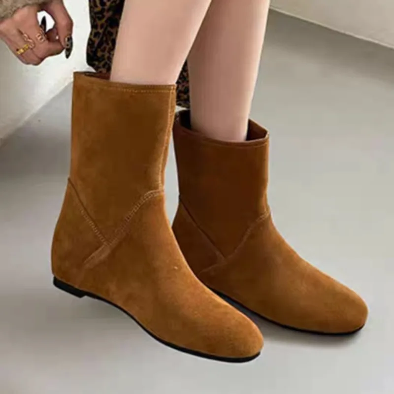 Flats Short Boots for Women Winter Designer Suede Shoes 2025 Fashion Casual Ankle Boots New Trends Dress Walking Zapatos Mujer
Flats Short Boots for Women Winter Designer Suede Shoes 2025 Fashion Casual Ankle Boots New Trends Dress Walking Zapatos Mujer