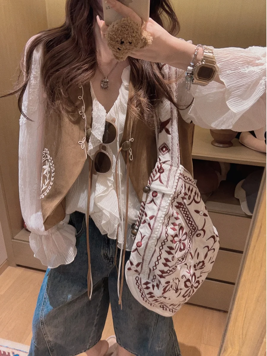 Yukiss Suede Vest Bohemian Embroidery V-neck Sleeveless Top Layering Fashion Women's Jacket Outerwear Commute Style
Yukiss Suede Vest Bohemian Embroidery V-neck Sleeveless Top Layering Fashion Women's Jacket Outerwear Commute Style