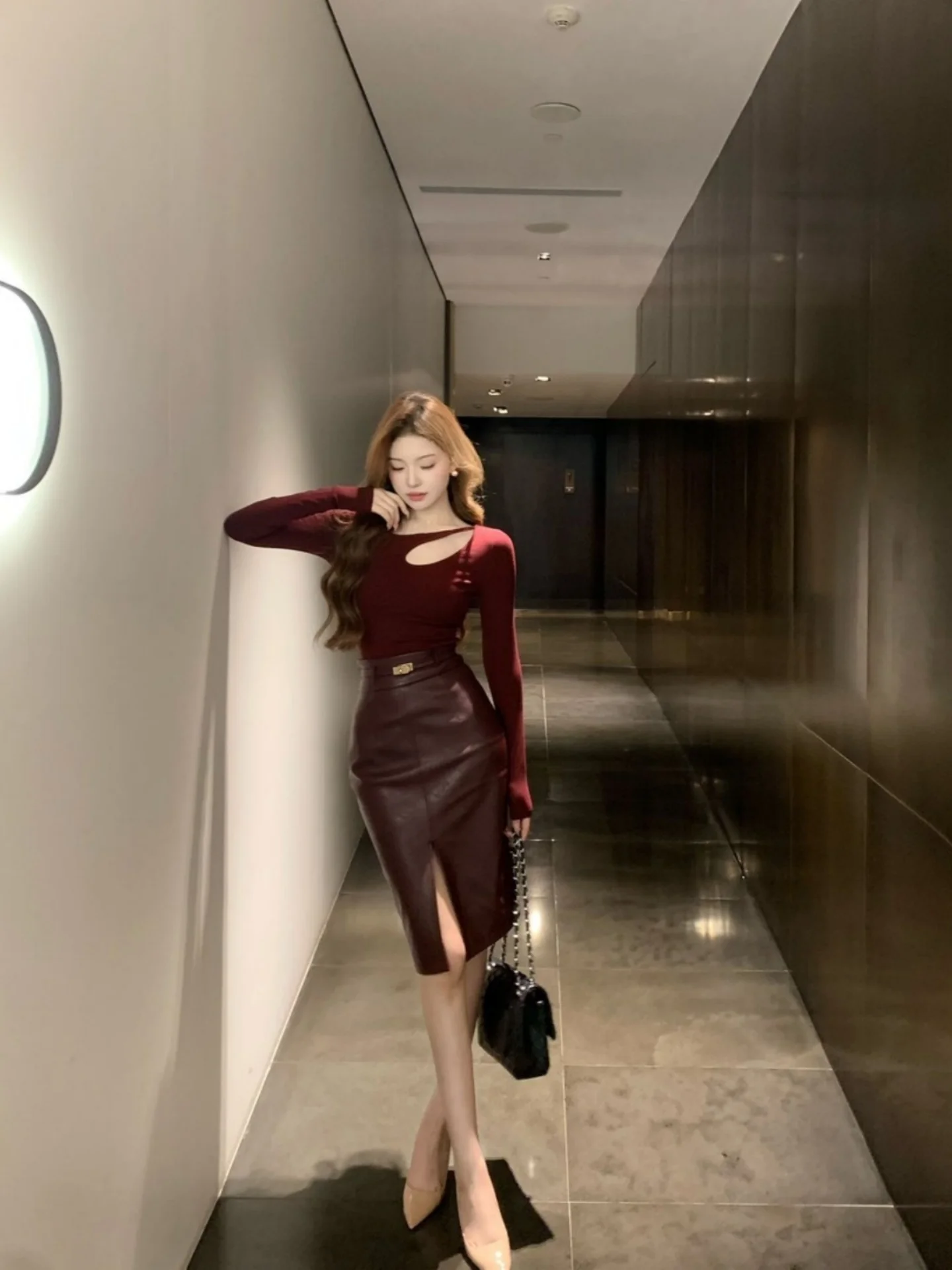 Spring New Arrival Red Hollow out Top And Half Body Leather Short Skirt Set Women's Fashionable Commute Style High Waist Poly...
Spring New Arrival Red Hollow out Top And Half Body Leather Short Skirt Set Women's Fashionable Commute Style High Waist Poly...