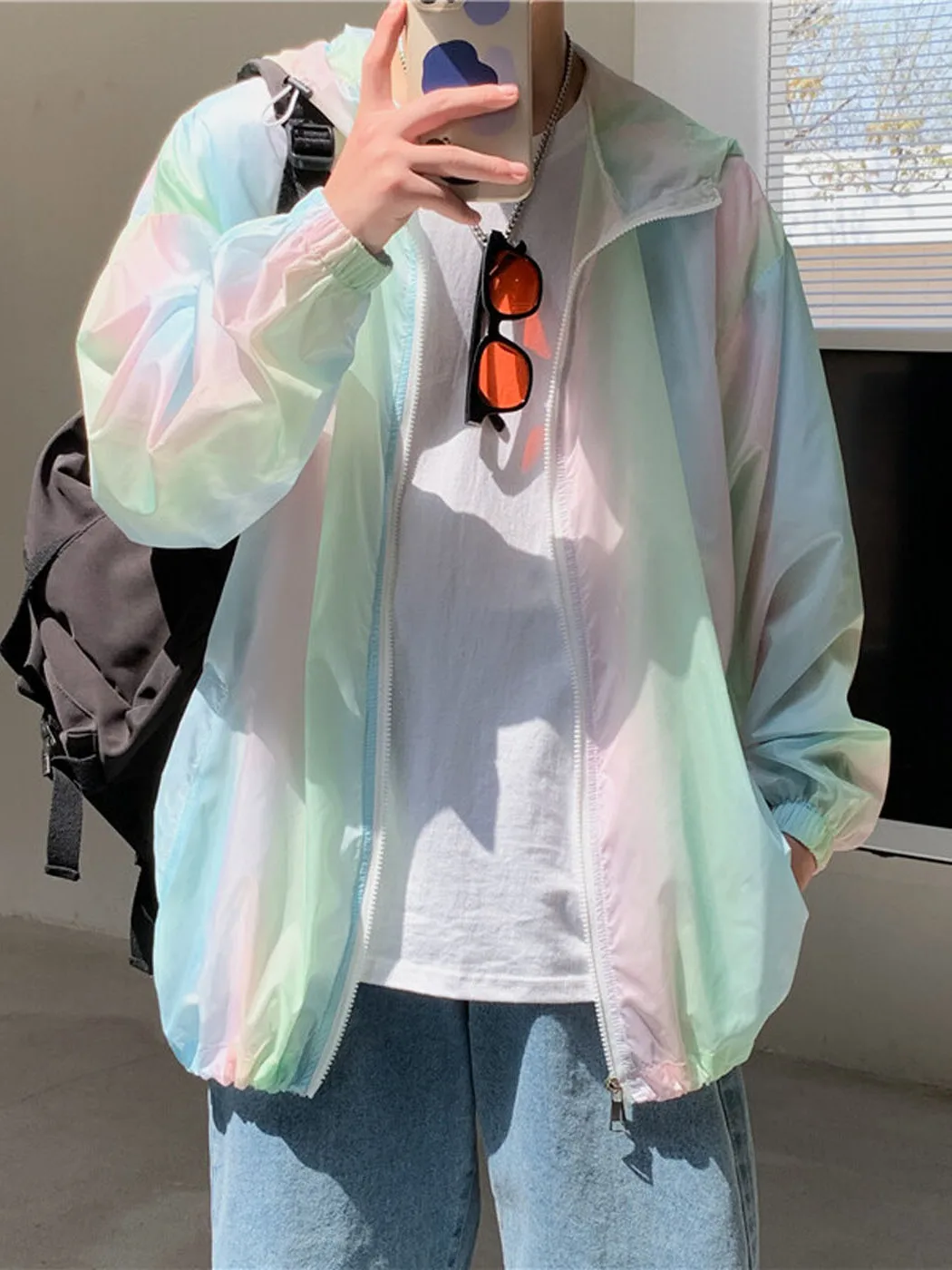 Однотонная мужская летняя тонкая куртка из ледяного шелка, свободная, дышащая, с защитой от УФ-излучения, модная брендовая легкая куртка для пар
Однотонная мужская летняя тонкая куртка из ледяного шелка, свободная, дышащая, с защитой от УФ-излучения, модная брендовая легкая куртка для пар