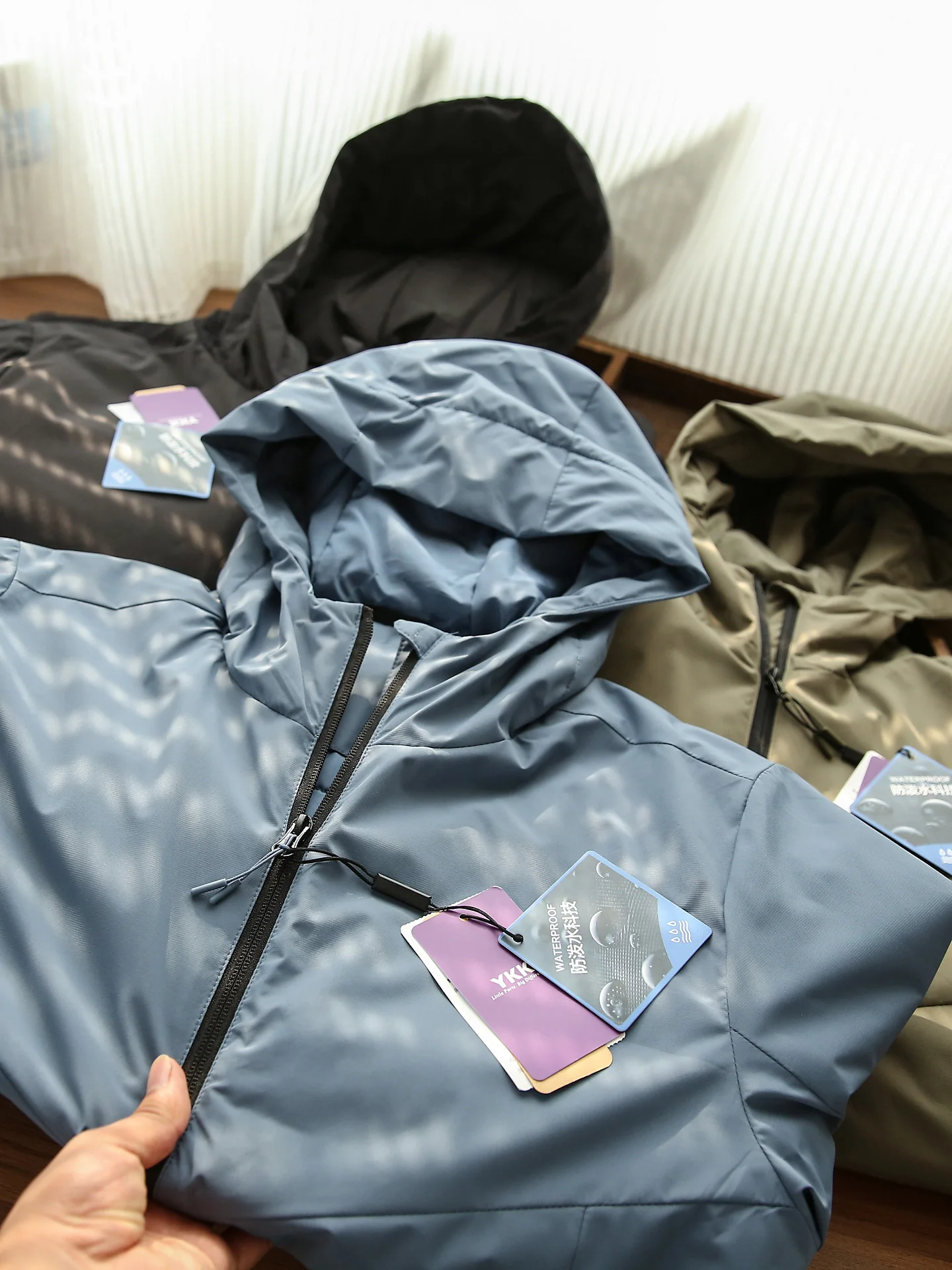 Waterproof Casual Hooded Cotton Jaet Men's Autumn Winter New Sle Windproof Warm irley Cotton Batted Cotton Outerwear
Waterproof Casual Hooded Cotton Jaet Men's Autumn Winter New Sle Windproof Warm irley Cotton Batted Cotton Outerwear