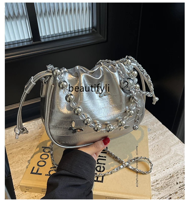 Simple Pleated Drawstring Bucket Bag Women's Niche Fashion Shoulder Bag All-Match Messenger Bag
Simple Pleated Drawstring Bucket Bag Women's Niche Fashion Shoulder Bag All-Match Messenger Bag