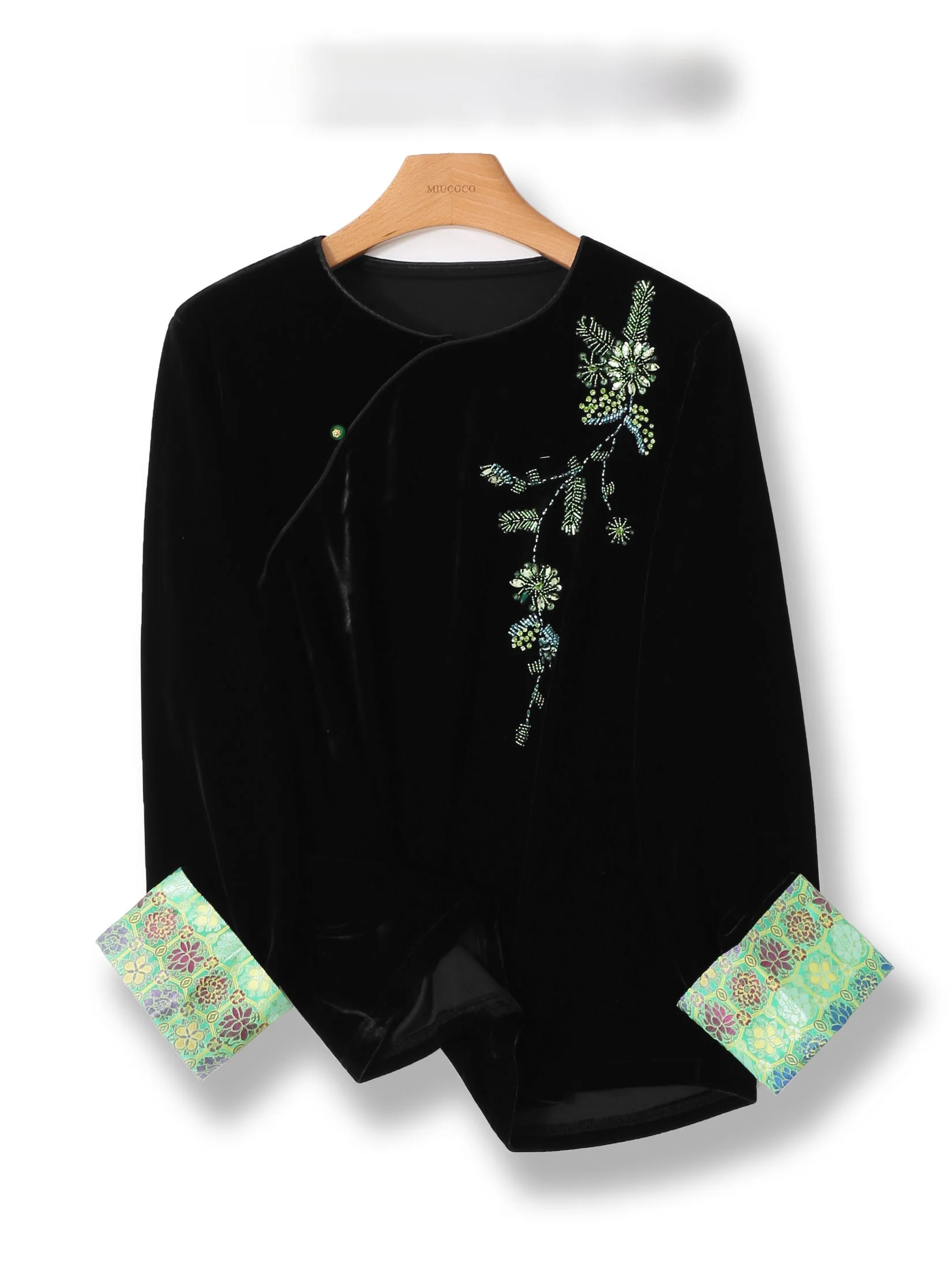 Heavy Embellished Velvet Blouse Women's Small Shirt T-shirt Autumn Season Chinese New Style Retro Commute Fashion Loose Fit
Heavy Embellished Velvet Blouse Women's Small Shirt T-shirt Autumn Season Chinese New Style Retro Commute Fashion Loose Fit
