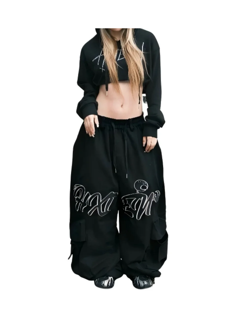 2026 New High Street Hip Hop Graffiti Printed Work Pants Loose Drawstring Waist Wide Leg Street Casual Versatile Pants, niche
2026 New High Street Hip Hop Graffiti Printed Work Pants Loose Drawstring Waist Wide Leg Street Casual Versatile Pants, niche