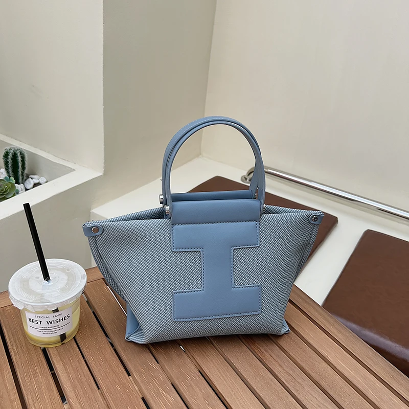 High Fashion Diaper Bag For Women Leather Crossbody Bag Luxury Vintage Tote Minimalist Designer Large Capacity Elegant
High Fashion Diaper Bag For Women Leather Crossbody Bag Luxury Vintage Tote Minimalist Designer Large Capacity Elegant