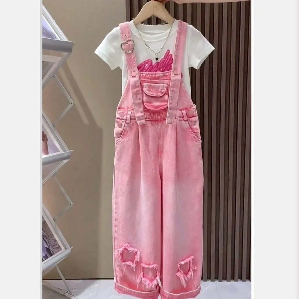 Girls' denim overalls set Spring and Autumn new style children's short sleeved T-shirt+pants 2-piece set
Girls' denim overalls set Spring and Autumn new style children's short sleeved T-shirt+pants 2-piece set