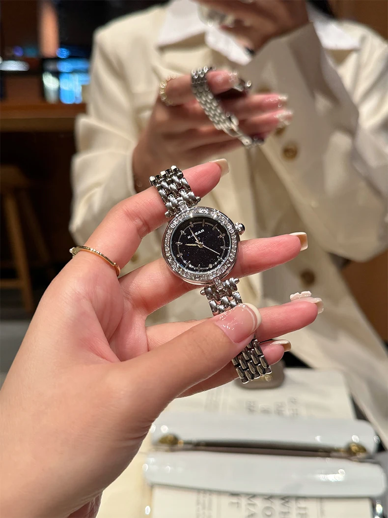 Роскошные элегантные кварцевые часы, женские часы высокого качества с бриллиантовым циферблатом, модный браслет из нержавеющей стали, женские наручные часы 
Роскошные элегантные кварцевые часы, женские часы высокого качества с бриллиантовым циферблатом, модный браслет из нержавеющей стали, женские наручные часы