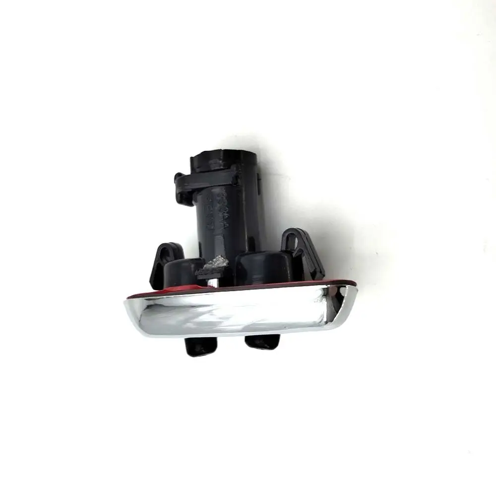 Новая насадка омывателя левой фары 4805833 АА на 300, 2005 2006, 2007 г.
Новая насадка омывателя левой фары 4805833 АА на 300, 2005 2006, 2007 г.