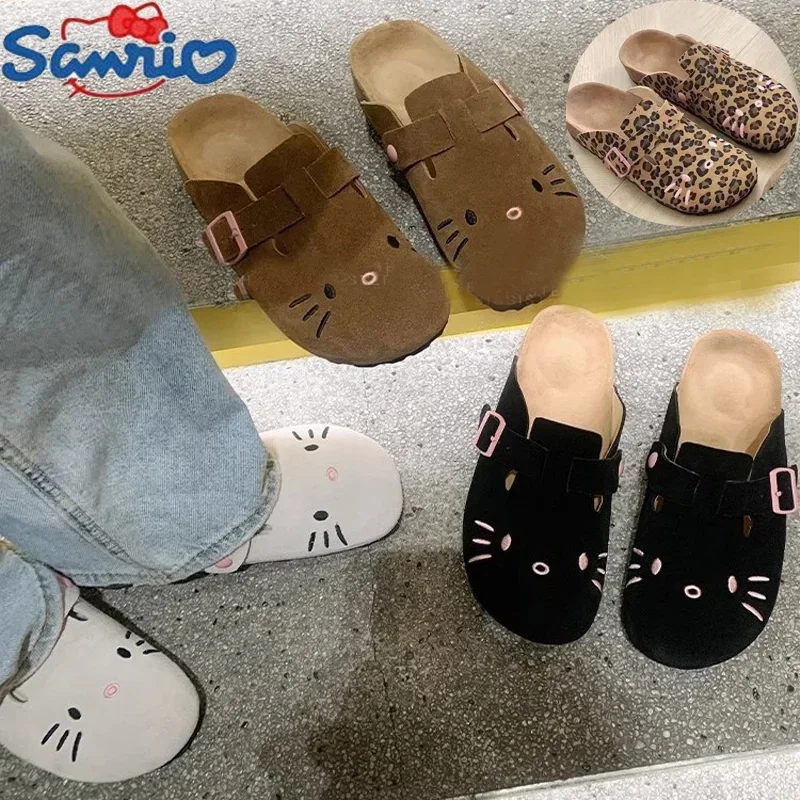 Sanrio Hello Kitty Flat Platform Soft Leather Slippers Kawaii Kitty Embroidered Leopard Print Series Outdoor Slippers for Girls
Sanrio Hello Kitty Flat Platform Soft Leather Slippers Kawaii Kitty Embroidered Leopard Print Series Outdoor Slippers for Girls
