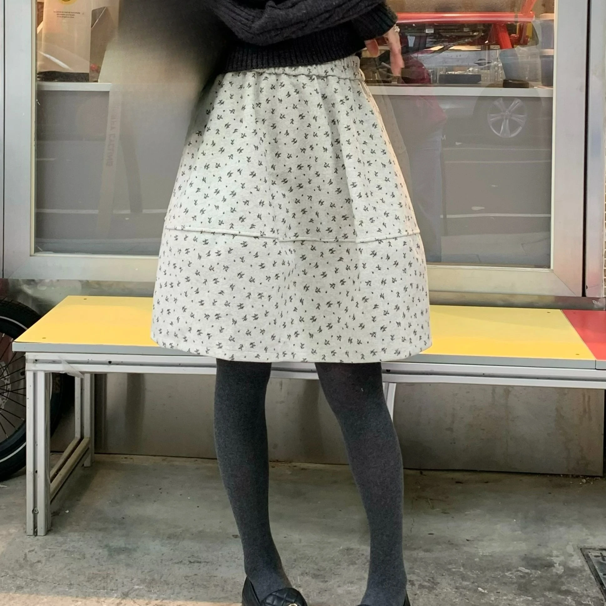 Юбка-миди с цветочным принтом, новинка зимы, с высокой талией, с цветочным узором, ретро, корейский стиль, утягивающие универсальные модные юбки трапециевидной формы
Юбка-миди с цветочным принтом, новинка зимы, с высокой талией, с цветочным узором, ретро, корейский стиль, утягивающие универсальные модные юбки трапециевидной формы