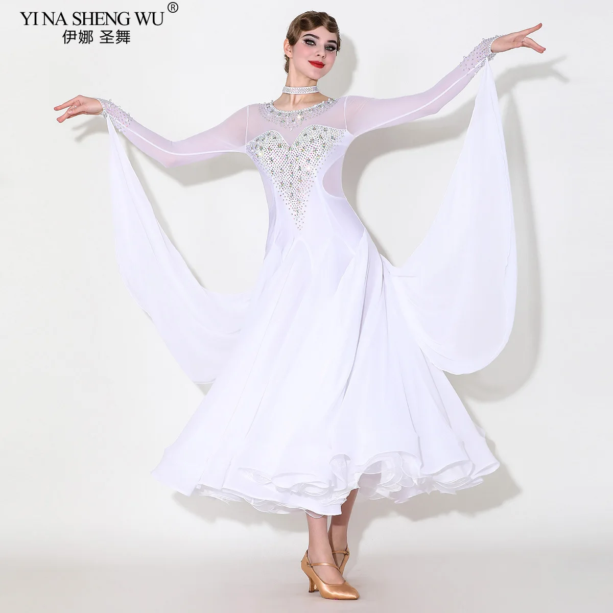 Женское платье для соревнований по современному танцам, костюм для вальса и бальных танцев с длинными рукавами, одежда для выступлений на сцене с бриллиантами
Женское платье для соревнований по современному танцам, костюм для вальса и бальных танцев с длинными рукавами, одежда для выступлений на сцене с бриллиантами