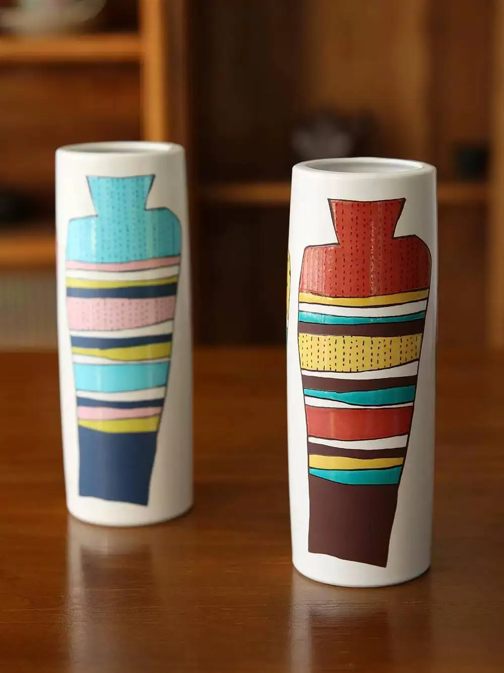 In Stock Japanese Imported Kutani Ware Three-Sided Patterned Design Small Vase Gift Flower Vessel Desktop Ceramic Ornament
In Stock Japanese Imported Kutani Ware Three-Sided Patterned Design Small Vase Gift Flower Vessel Desktop Ceramic Ornament