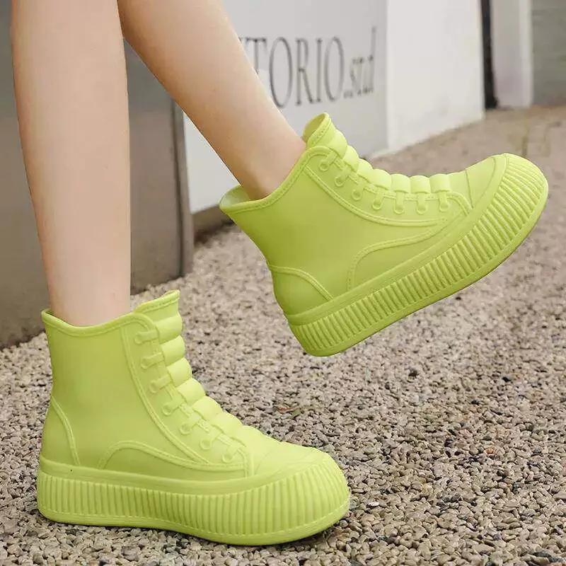 Korean Style Women's Short Rain Boots Thick Bottom Kitchen Slip-Resistant Waterproof Boots Anti-Slip Waterproof Shoe Covers
Korean Style Women's Short Rain Boots Thick Bottom Kitchen Slip-Resistant Waterproof Boots Anti-Slip Waterproof Shoe Covers
