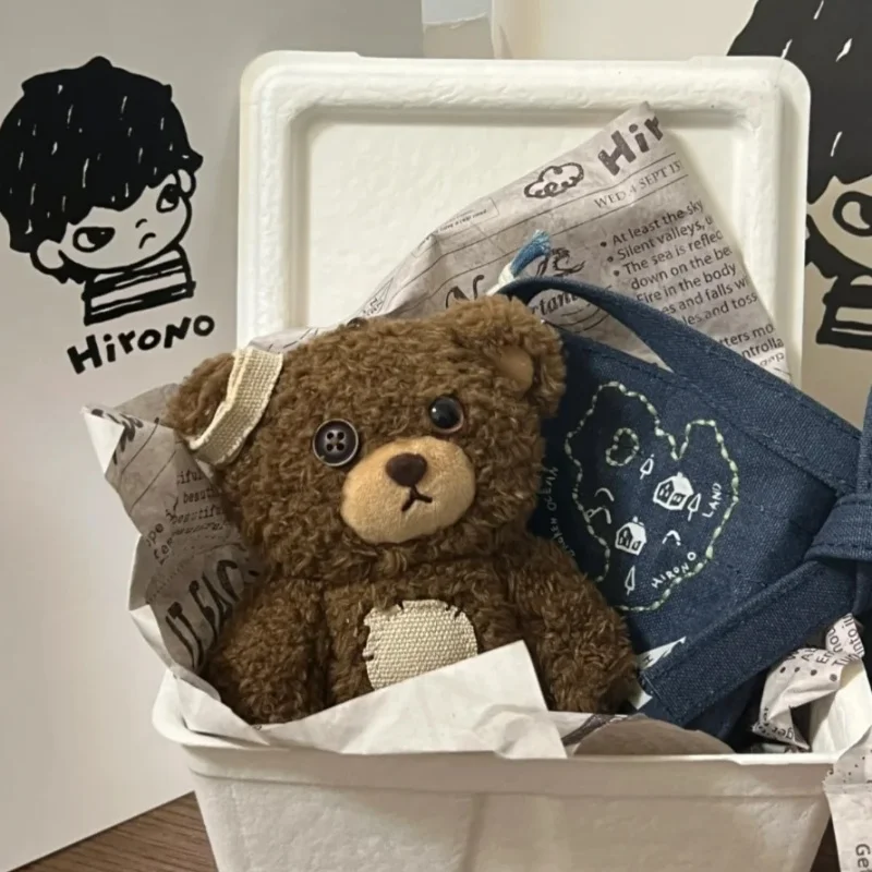 Подлинная аниме-фигурка Hirono Living Wild Series, плюшевые игрушки, милая кукла-медведь Хироно, мультяшный декор, кавайная модель, подарок-сюрприз
Подлинная аниме-фигурка Hirono Living Wild Series, плюшевые игрушки, милая кукла-медведь Хироно, мультяшный декор, кавайная модель, подарок-сюрприз
