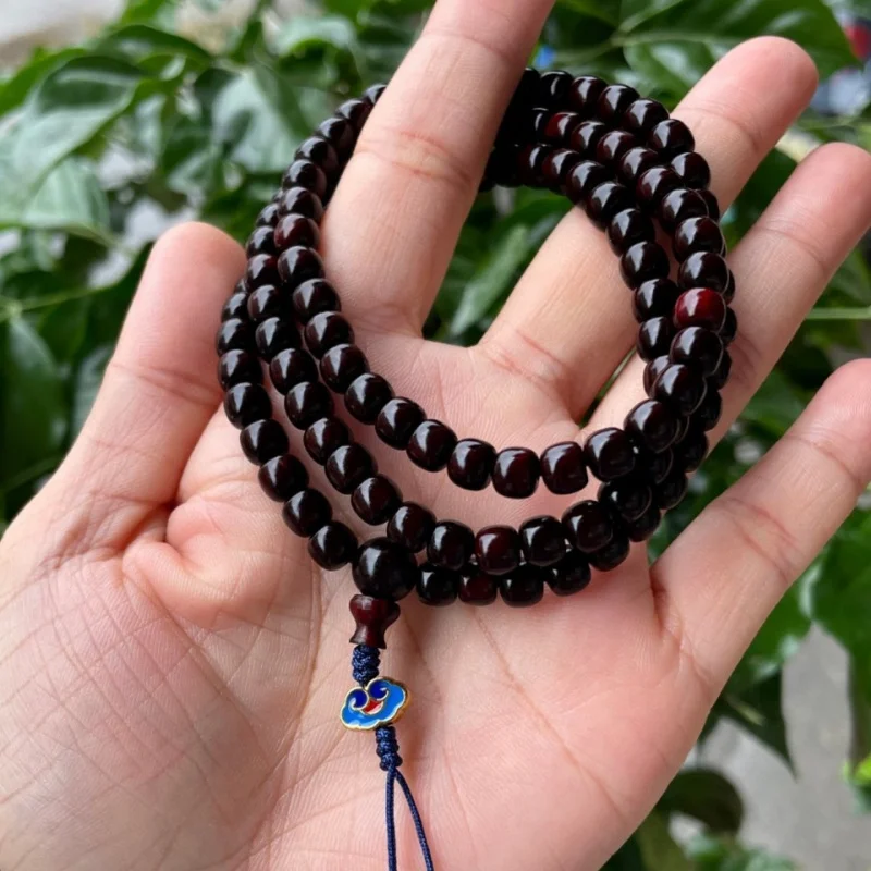 Authentic Indian small-leaf rosewood 5*6*108 high-density Buddhist prayer beads bracelet
Authentic Indian small-leaf rosewood 5*6*108 high-density Buddhist prayer beads bracelet