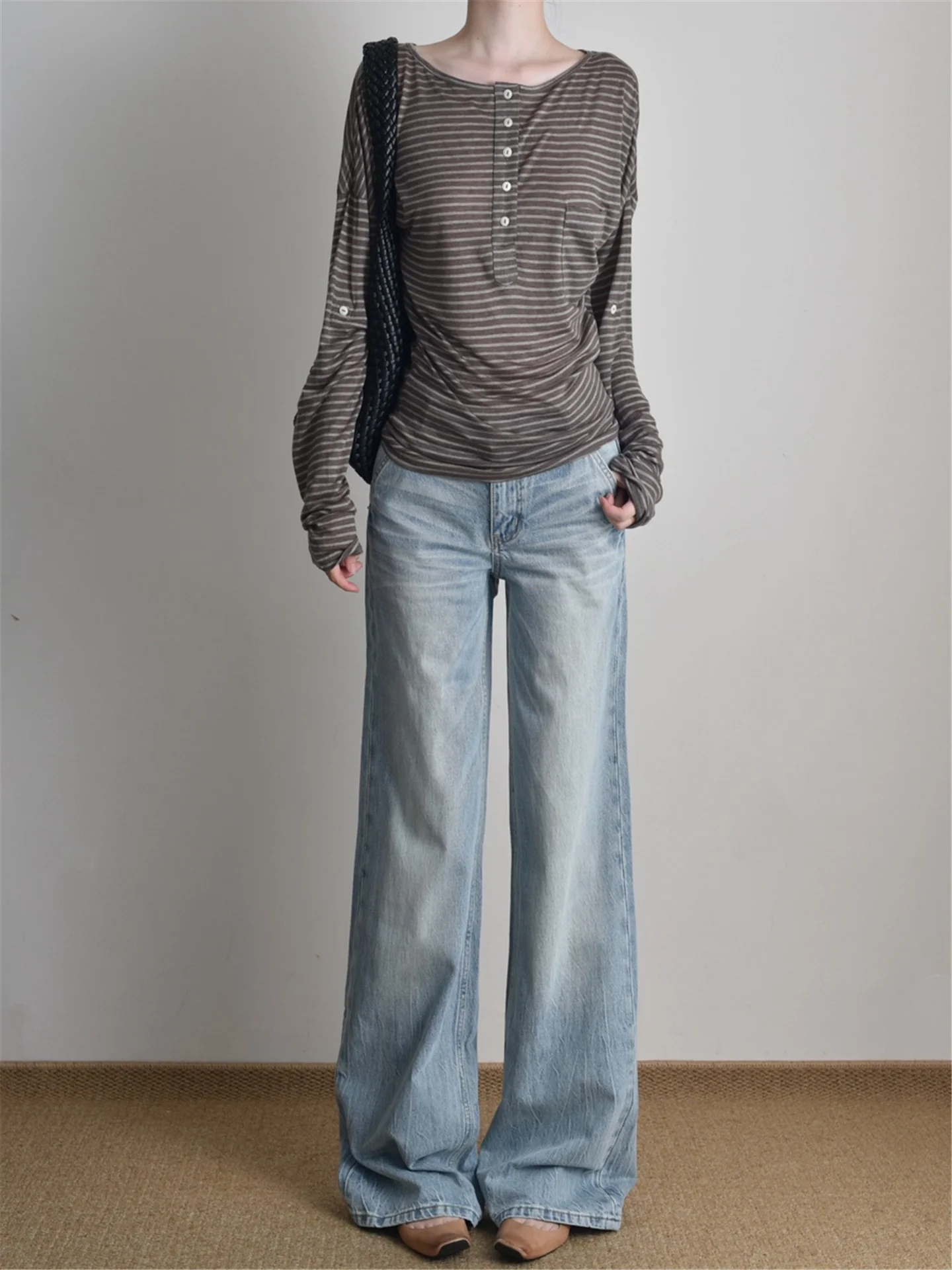 Tall Women's Light Blue Straight Leg Jeans Low Waist Casual Loose Slimming Spring Wide Leg Pants Comfortable Cotton Denim
Tall Women's Light Blue Straight Leg Jeans Low Waist Casual Loose Slimming Spring Wide Leg Pants Comfortable Cotton Denim