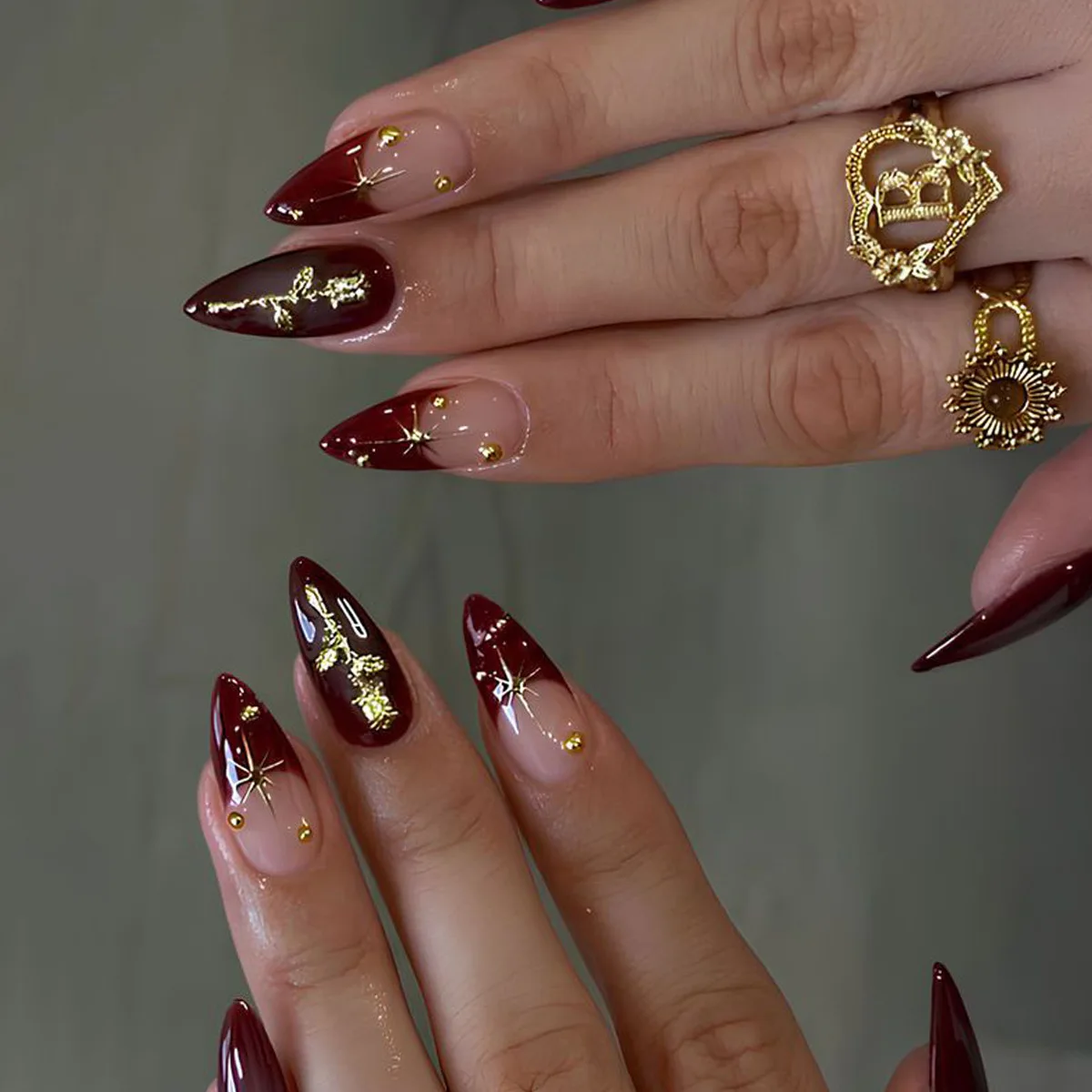 24Pcs Mid-length Almond Reusable Press on Fake Nails 3D Golden Flower Full Cover Nails Tips Wine Red Edge French False Nails Art
24Pcs Mid-length Almond Reusable Press on Fake Nails 3D Golden Flower Full Cover Nails Tips Wine Red Edge French False Nails Art