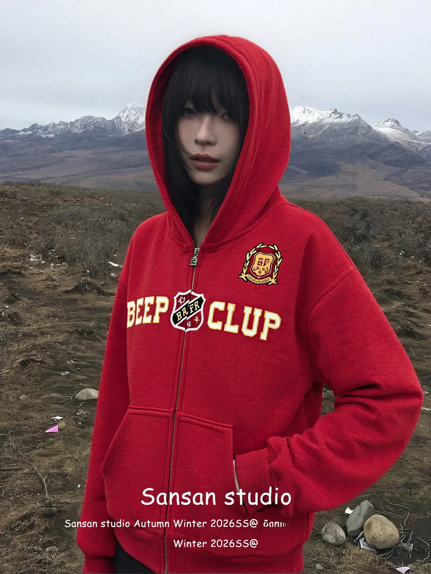 Американская ретро-толстовка для женщин, весенняя одежда, с буквенным принтом, плотная, с капюшоном, верхняя одежда, свободный крой, винно-красный цвет
Американская ретро-толстовка для женщин, весенняя одежда, с буквенным принтом, плотная, с капюшоном, верхняя одежда, свободный крой, винно-красный цвет