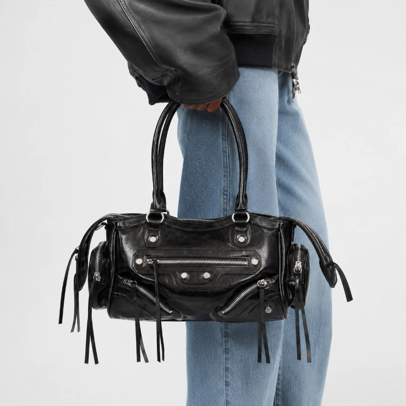 Ladies Fashion Large Capacity Motorcycle Tote Rivet Ornament Multi Pocket Hand Underarm Shoulder Purse
Ladies Fashion Large Capacity Motorcycle Tote Rivet Ornament Multi Pocket Hand Underarm Shoulder Purse
