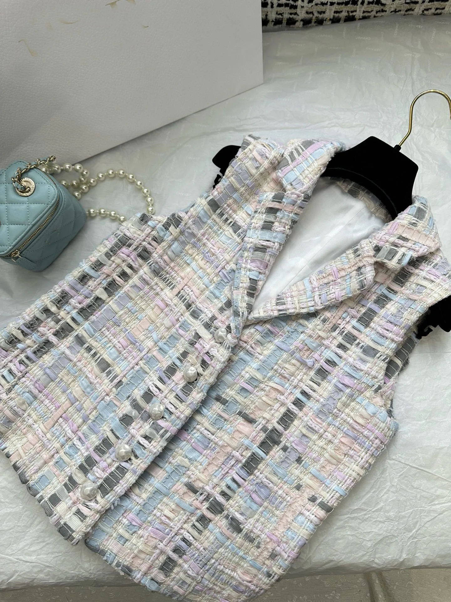 women's casual high quality tweed vest spring autumn new female 5% wool colorful striped fashion coat tops
women's casual high quality tweed vest spring autumn new female 5% wool colorful striped fashion coat tops